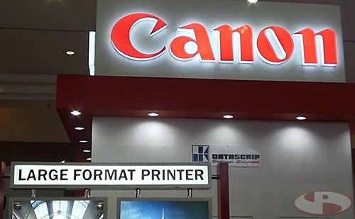Booth Canon by Datascript banyak diisi oleh produk camera dan Large format Printer.  